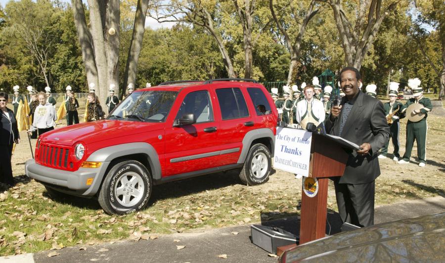  Jeep Liberty 2002 года  (фото 44 из 72)
